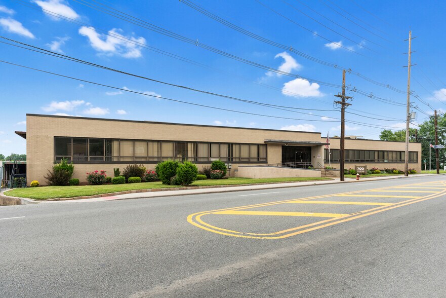 Primary Photo Of 1050 Slocum Ave, Ridgefield Warehouse For Lease