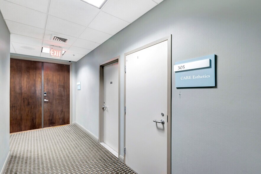 More Photos Of 2141 S Alternate A1A Hwy, Jupiter Medical For Sale