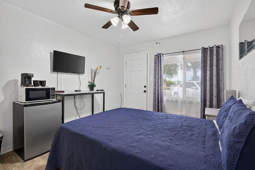 More Photos Of 2010 Feather River Blvd, Oroville Hotel For Sale