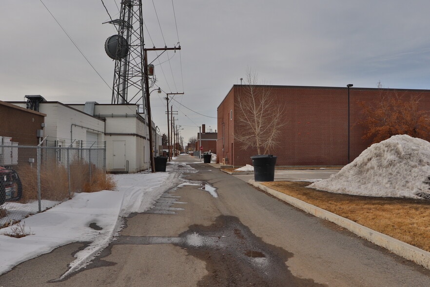 More Photos Of 450 Montana Ave, Lovell Storefront Retail Office For Sale