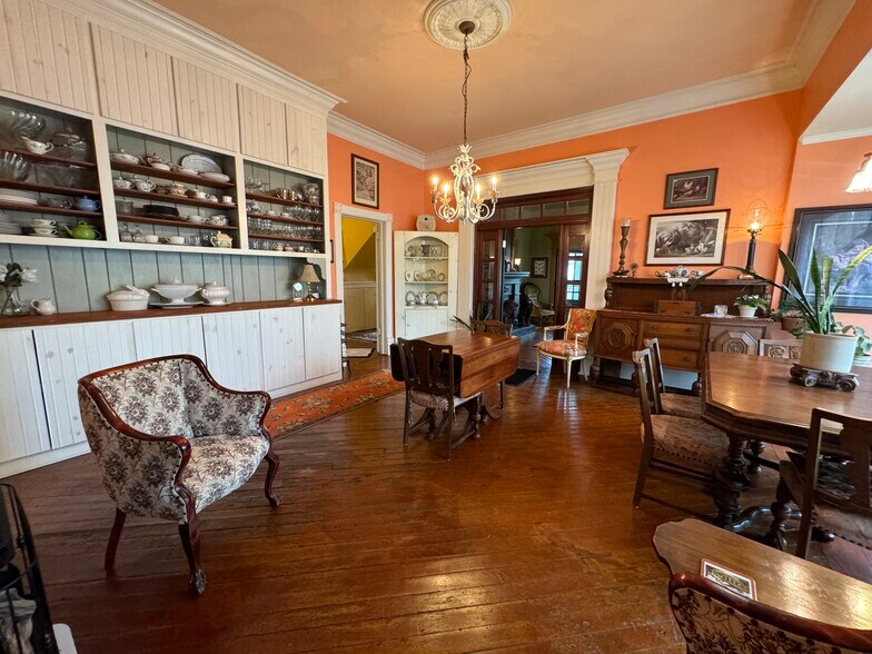 More Photos Of 224 W Chickasaw St, Tahlequah Hospitality For Sale