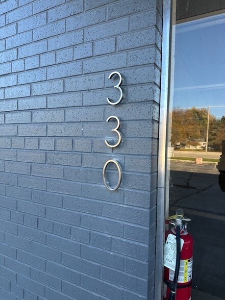 More Photos Of 336 N Military Ave, Green Bay General Retail For Lease