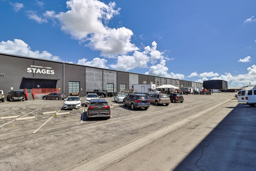 More Photos Of 12224 Montague St, Pacoima Distribution For Lease