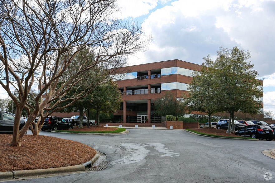 More Photos Of 4944 Parkway Plaza Blvd, Charlotte Office For Lease