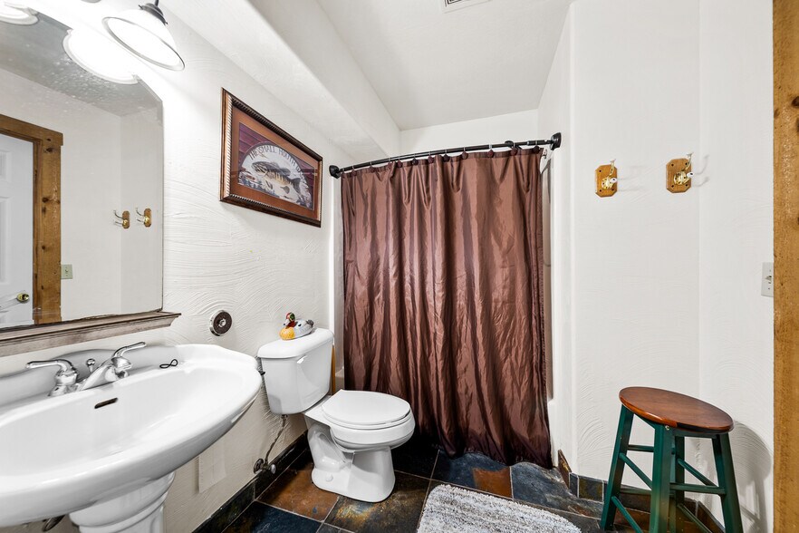 More Photos Of 2089 E White Mountain Blvd, Pinetop Hotel For Sale