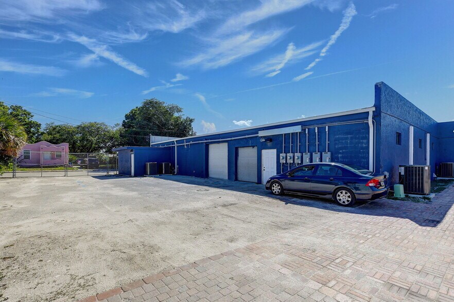 More Photos Of 519 Delaware Ave, Fort Pierce General Retail For Lease