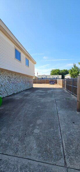 More Photos Of 4209 Broadway Ave, Haltom City Loft Creative Space For Sale
