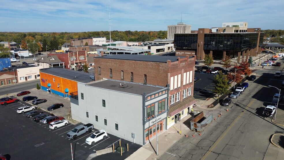 More Photos Of 28 W 9th St, Anderson General Retail For Sale