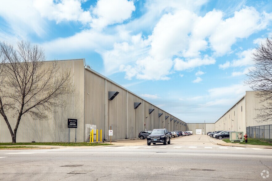 More Photos Of 5750 W 51st St, Chicago Warehouse For Sale