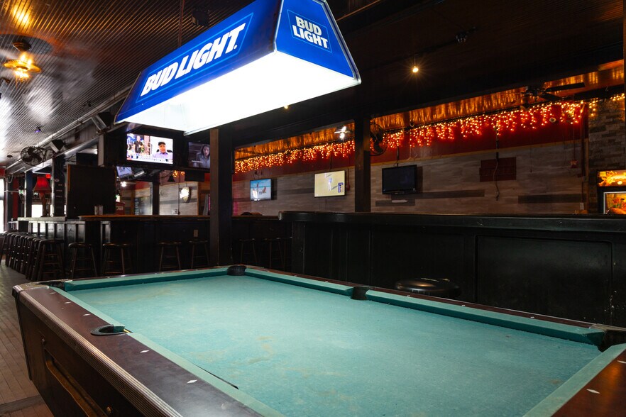 More Photos Of 139 E Hopkins St, San Marcos Bar For Sale