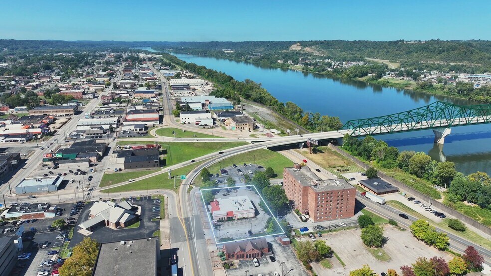 Primary Photo Of 606 3rd Ave, Huntington Restaurant For Sale