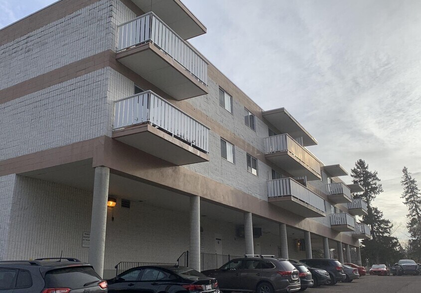 More Photos Of 9107-9153 88th Ave NW, Edmonton Apartments For Lease