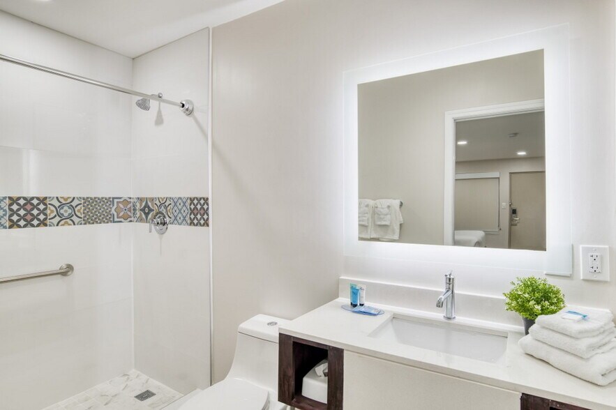 More Photos Of 137 San Marco Ave, Saint Augustine Hotel For Sale