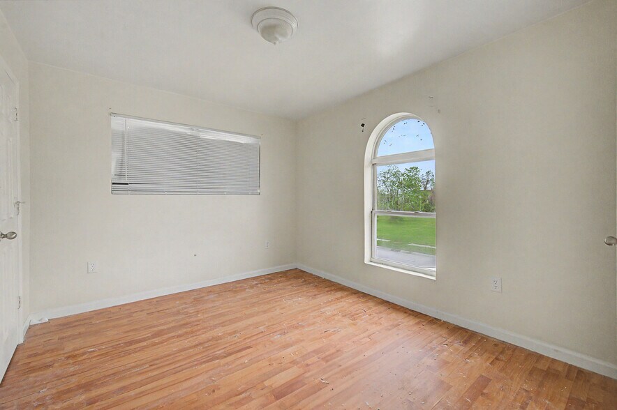 More Photos Of 6711-6817 Tara Ln, New Orleans Apartments For Sale