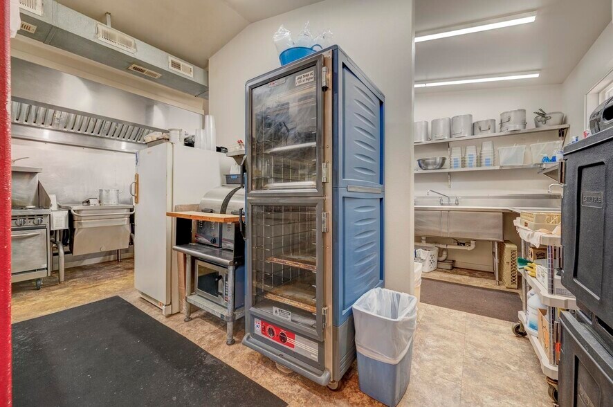 More Photos Of 100 Hill Ave, Spirit Lake Restaurant For Sale
