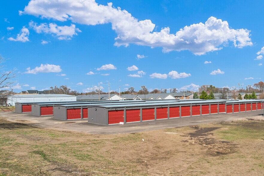 More Photos Of 1601 Colorado ave, Urbana Self Storage For Sale