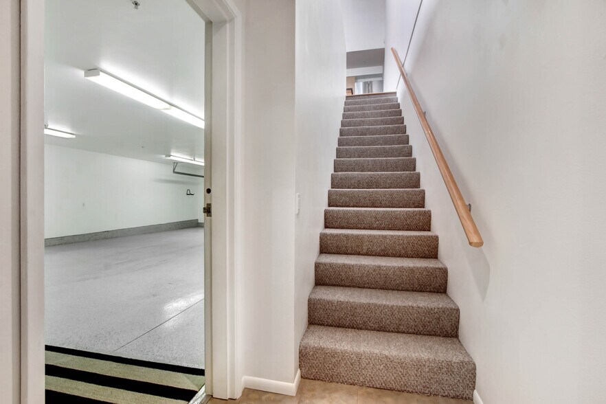 More Photos Of 1514 Abbot Kinney Blvd, Los Angeles Loft Creative Space For Lease