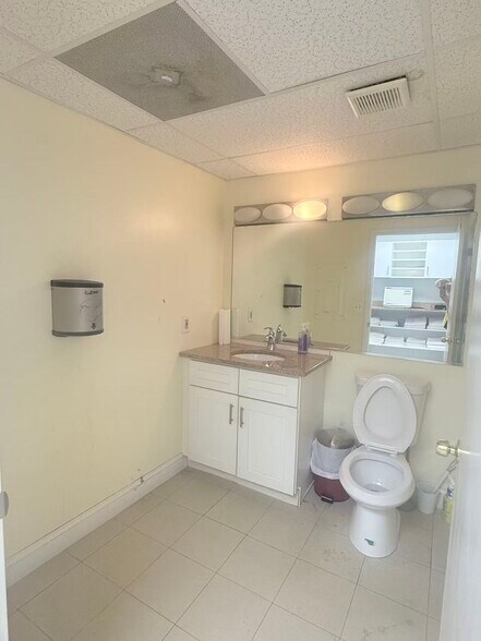 More Photos Of 106 Elden St, Herndon Medical For Sale