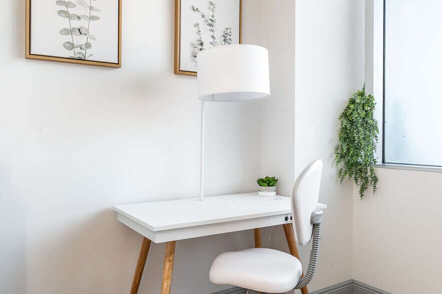 More Photos Of 1501 Corporate Dr, Boynton Beach Coworking Space