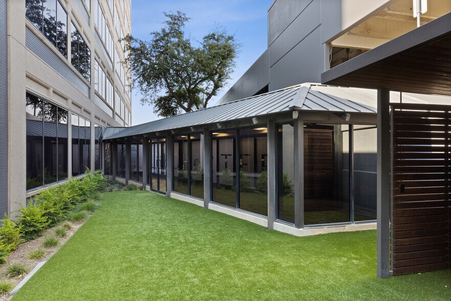 More Photos Of 16415 Addison Rd, Addison Office For Lease