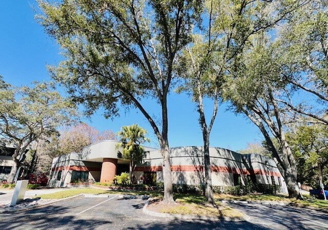 More Photos Of 2454 N McMullen Booth Rd, Clearwater Loft Creative Space For Lease