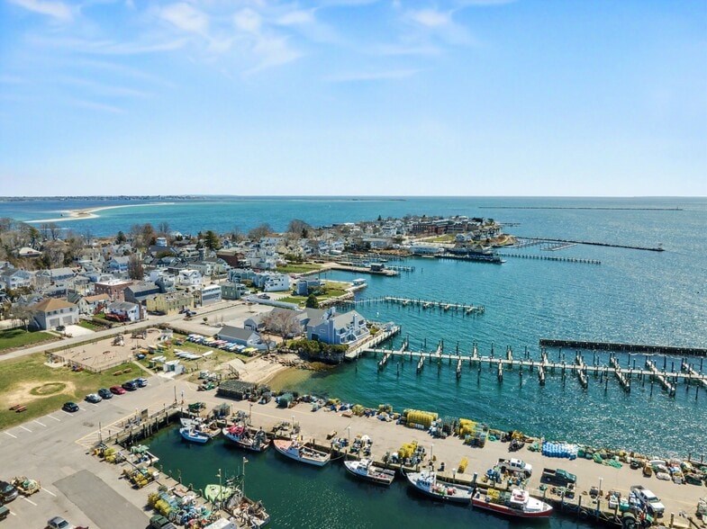 More Photos Of 145 Water St, Stonington Storefront Retail Office For Sale