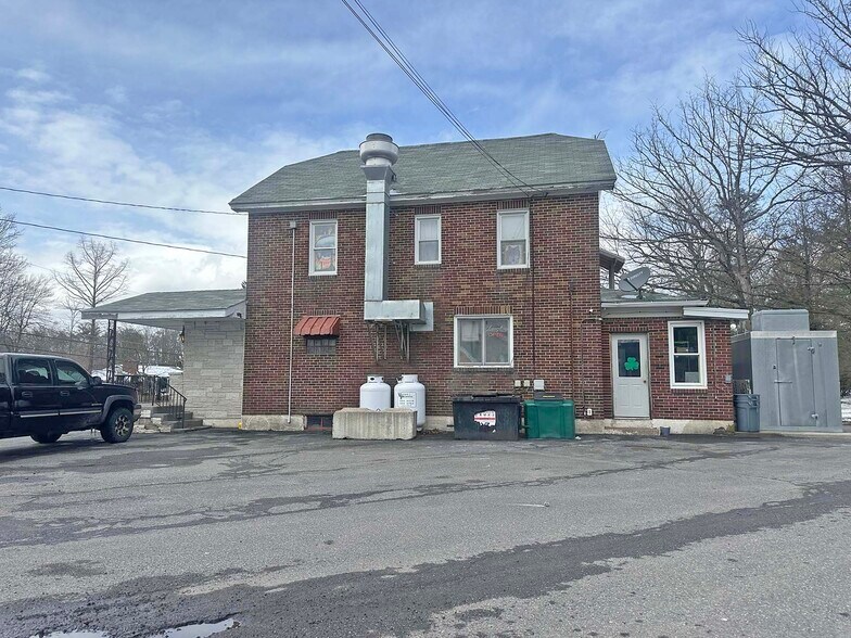 More Photos Of 982 W Center St, Sheppton Bar For Sale