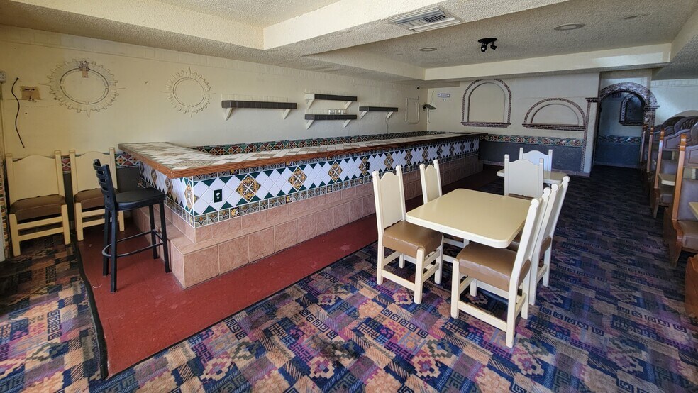 More Photos Of 1124 Washington Way, Longview Restaurant For Sale