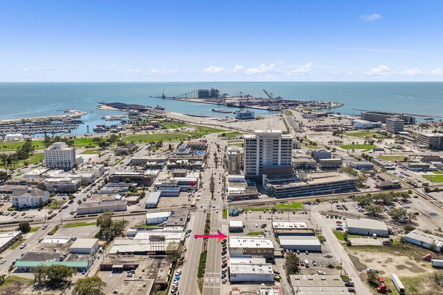 More Photos Of 1615 25th Ave, Gulfport Flex For Lease