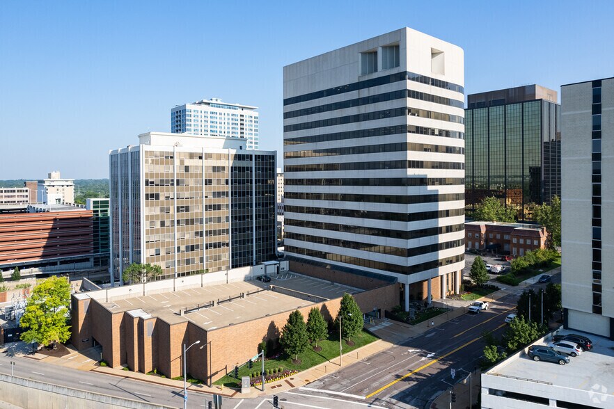 More Photos Of 231 S Bemiston Ave, Clayton Office For Lease