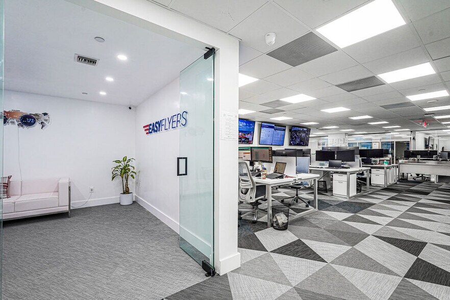 More Photos Of 1110 Brickell Ave, Miami Office For Sale