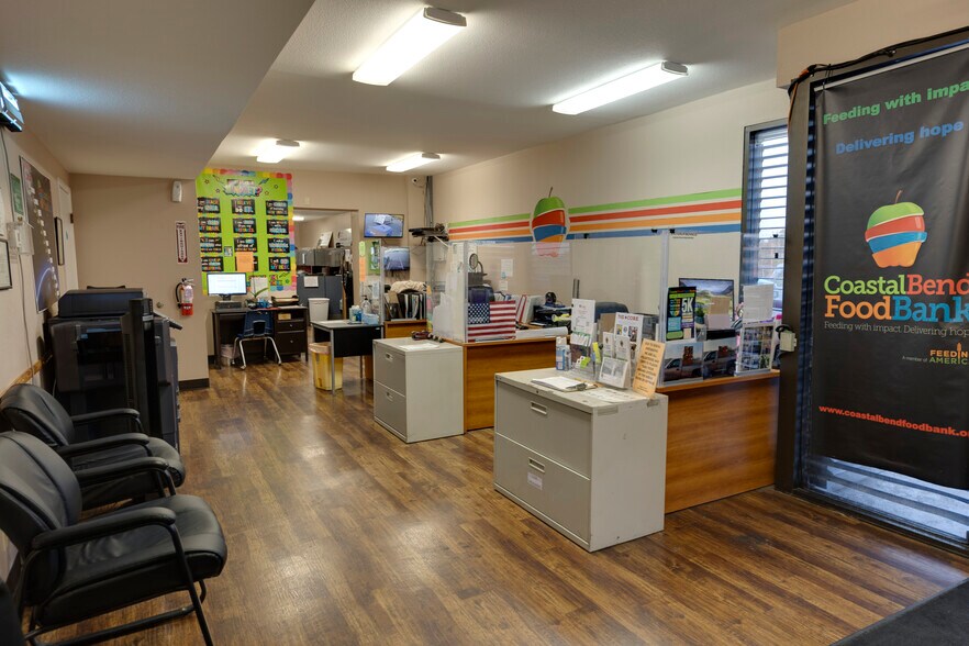 More Photos Of 826 Krill St, Corpus Christi Warehouse For Lease