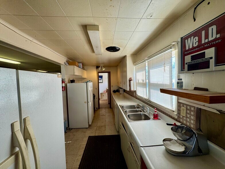 More Photos Of 736 3rd Ave, Lake Andes Hotel For Sale