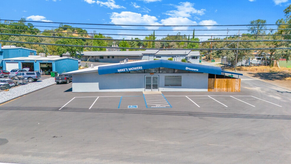 Primary Photo Of 20736 Longeway Rd, Sonora General Retail For Lease
