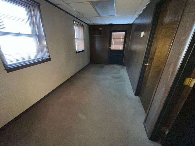 More Photos Of 3 Baker St, Norwalk Warehouse For Sale
