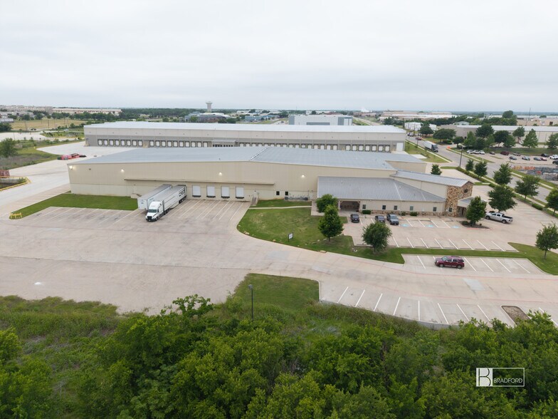 More Photos Of 221 Airport Dr, Mansfield Unknown For Lease