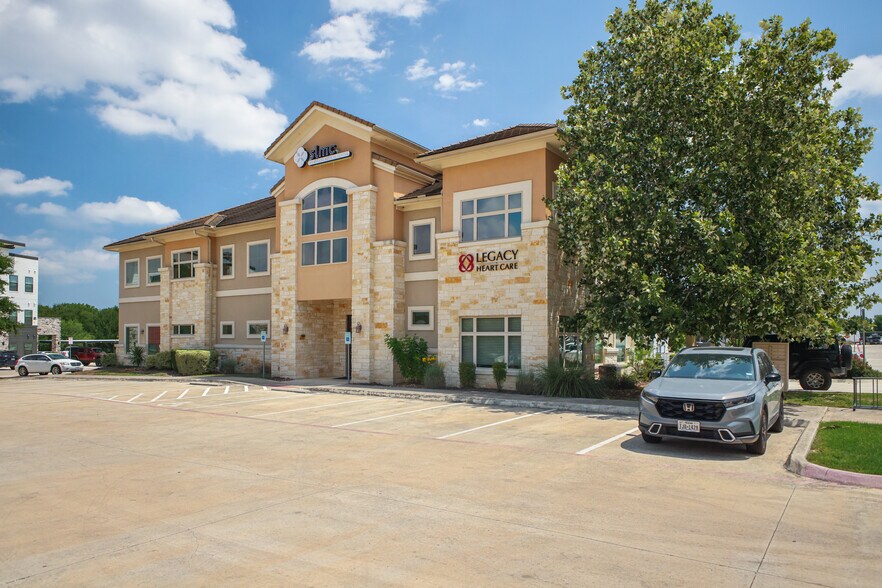 Primary Photo Of 2 Spurs Ln, San Antonio Office For Sale