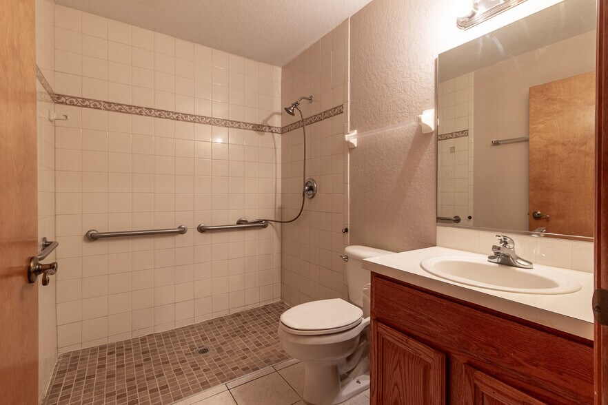 More Photos Of 3255 SE 3rd Ave, Ocala Office Residential For Sale