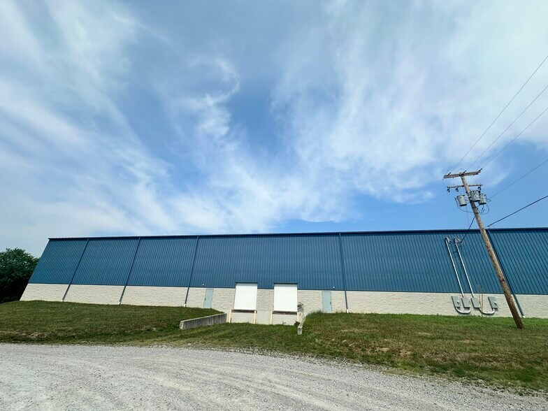 More Photos Of 200 8th St, Chester Warehouse For Lease