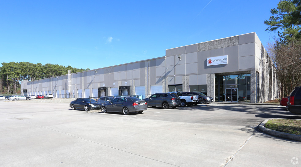 Primary Photo Of 14445-14469 Heathrow Forrest Pky, Houston Warehouse For Lease