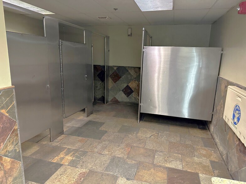 More Photos Of 201 N Meridian Ave, Oklahoma City Restaurant For Sale