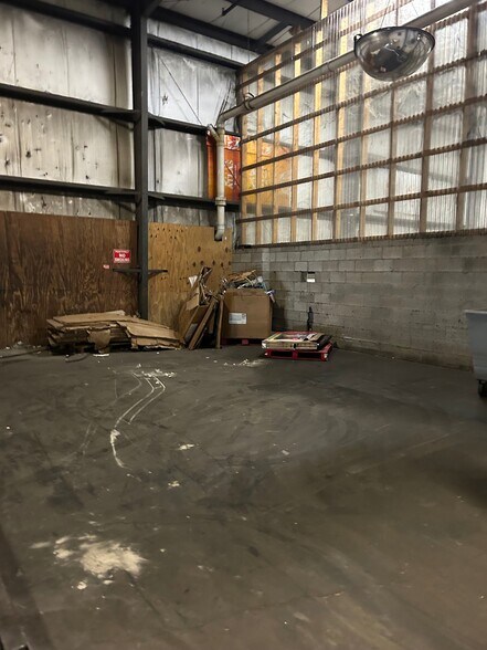 More Photos Of 2001 Market St, Ashland Manufacturing For Lease