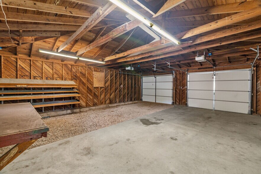 More Photos Of 354 County Road 172, Florence Flex For Sale