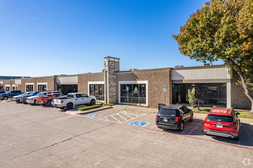 Primary Photo Of 3704-3732 Arapaho Rd, Addison Unknown For Lease