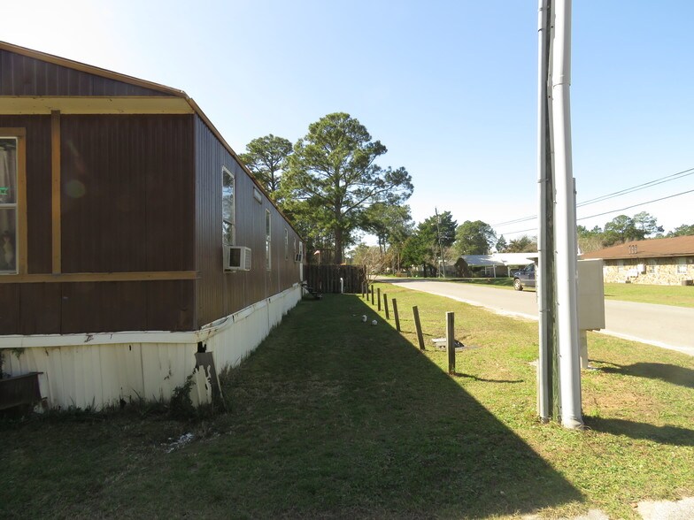 More Photos Of 2729 Carol Ln, Panama City Manufactured Housing Mobile Home Park For Sale