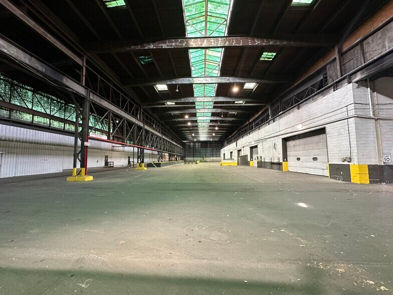 More Photos Of 2700 Loch Raven Rd, Baltimore Unknown For Lease