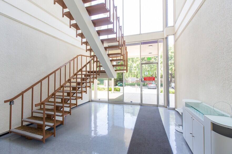 More Photos Of 41 E Live Oak Ave, Arcadia Storefront Retail Office For Sale