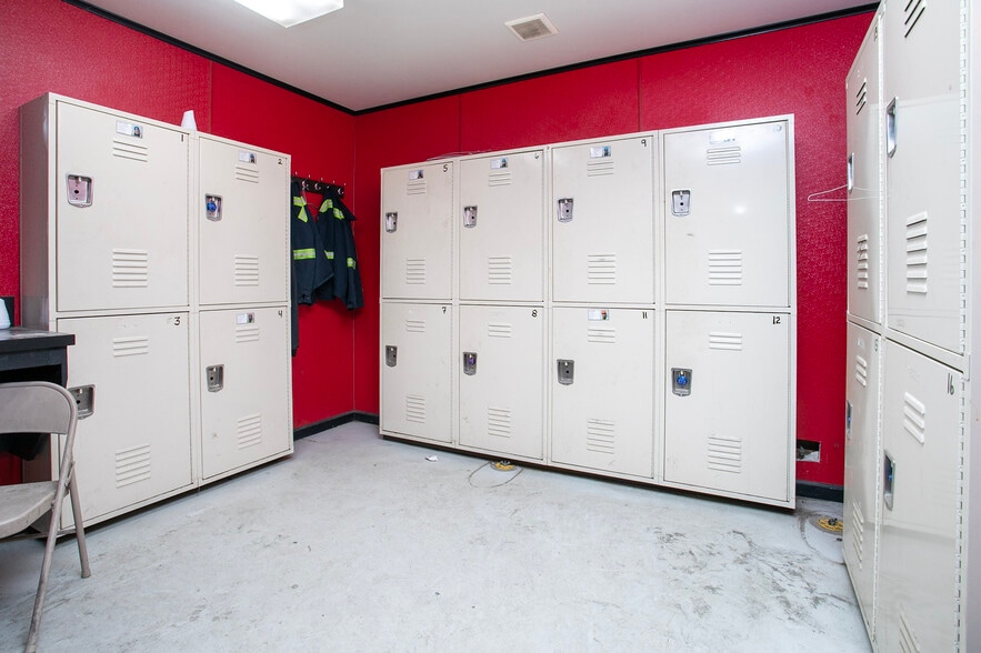 More Photos Of 8102 County Road 313 E, Tyler Distribution For Sale