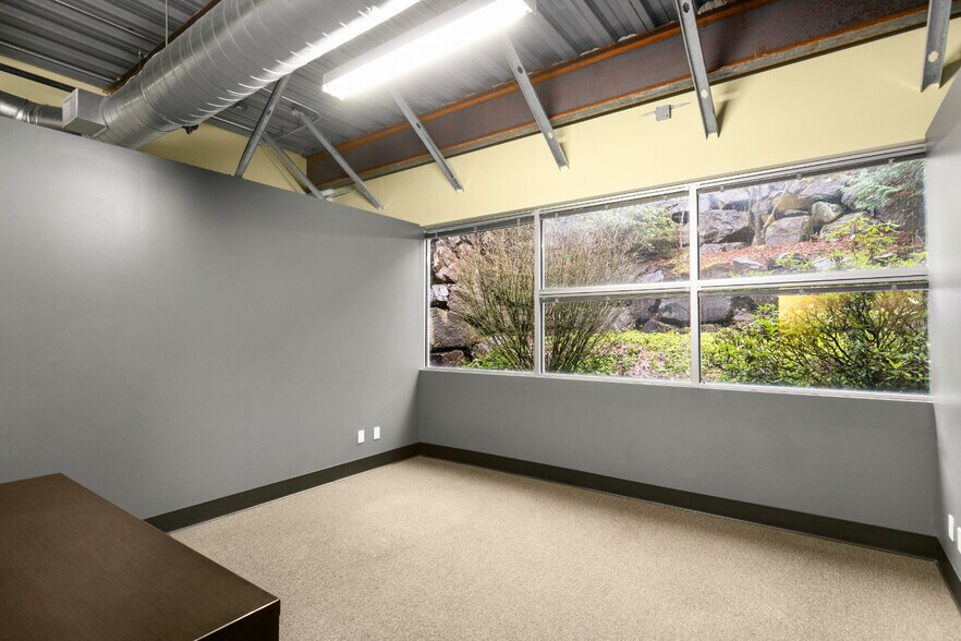 More Photos Of 11109 Slater Ave NE, Kirkland Office For Sale