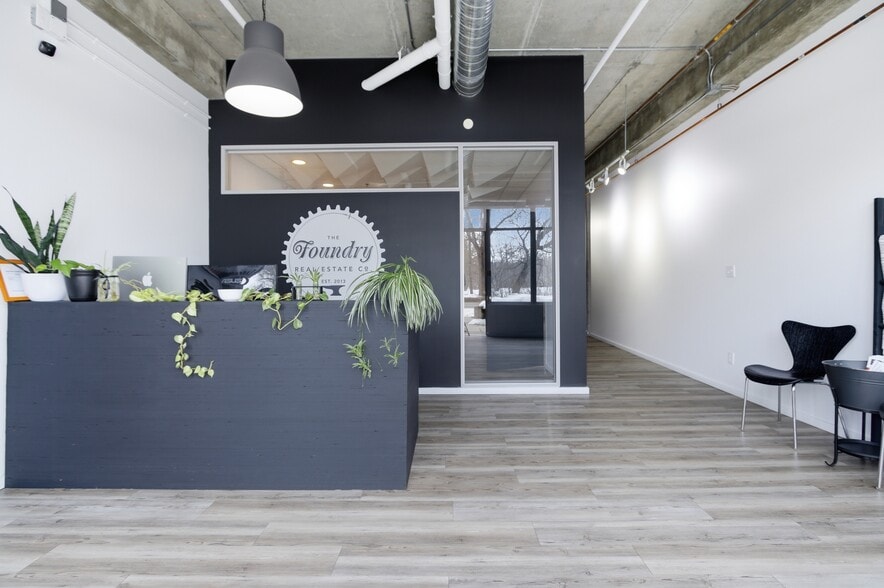 More Photos Of 9411 98 Av NW, Edmonton Office For Sale